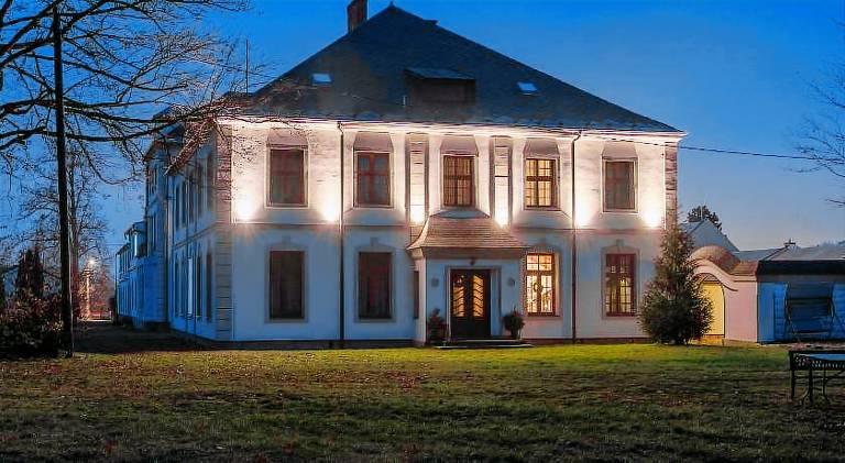 Beautiful serviced apartment with garden, sauna & jacuzzi | Pets allowed in Olomouc