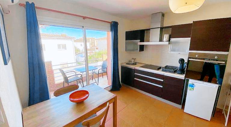 Apartment with terrace, garden & pool | Good for workation — photo 5