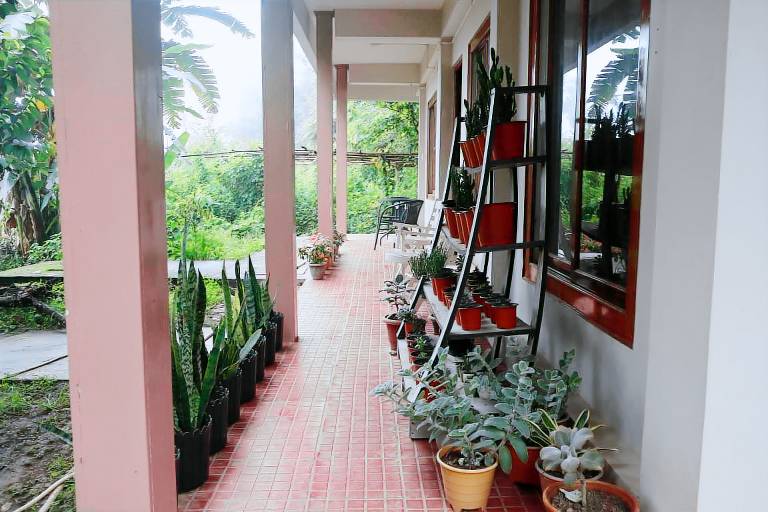 Apartment with BBQ, patio & yard — photo 4