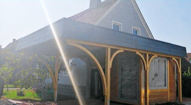 Holiday apartment with barbecue, patio & yard in Dresden