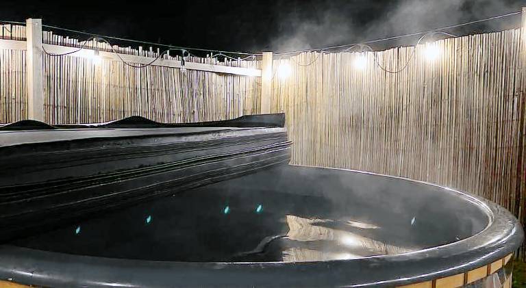 Tent with terrace, hot tub & BBQ | Dogs allowed — photo 4