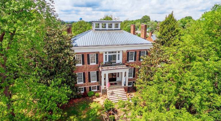 Bourbon Manor Bed & Breakfast Inn in Bardstown, KY