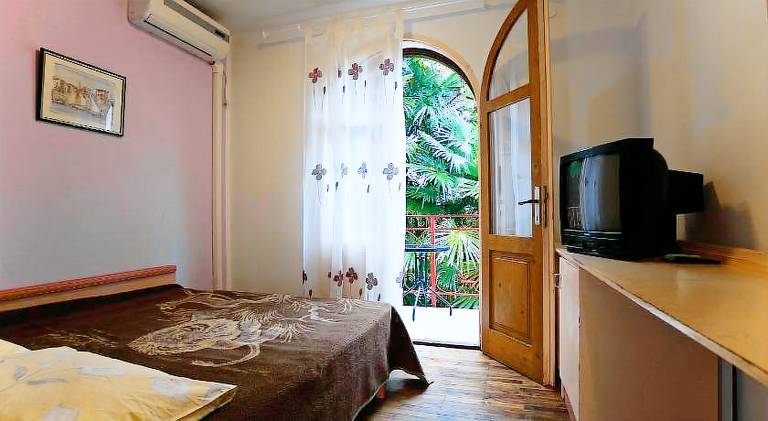 Romantic room with balcony — photo 3