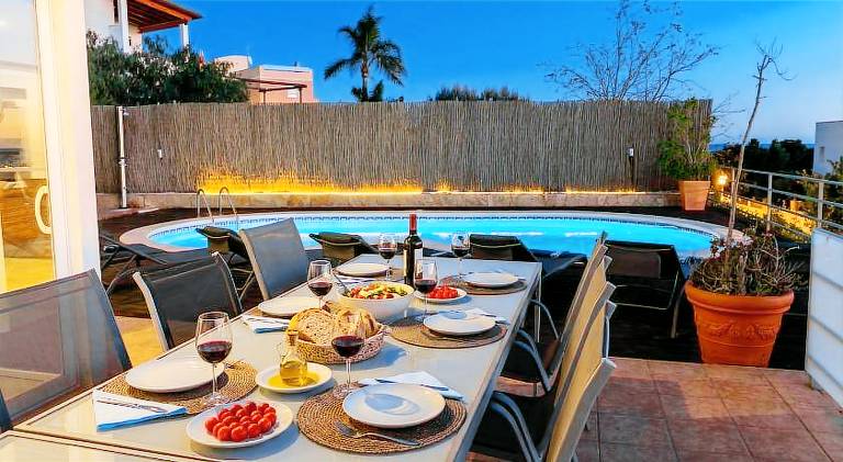 Pleasant villa with pool | Pets are welcome — photo 3