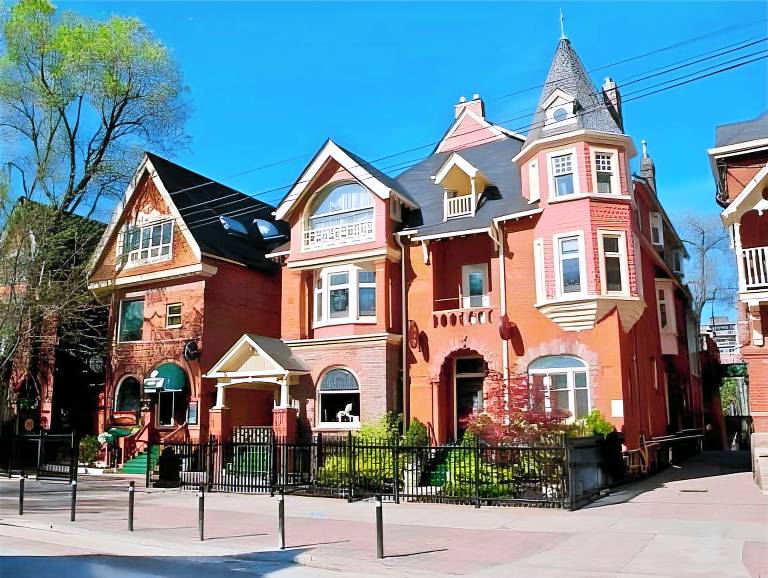 Madison Manor Boutique Hotel