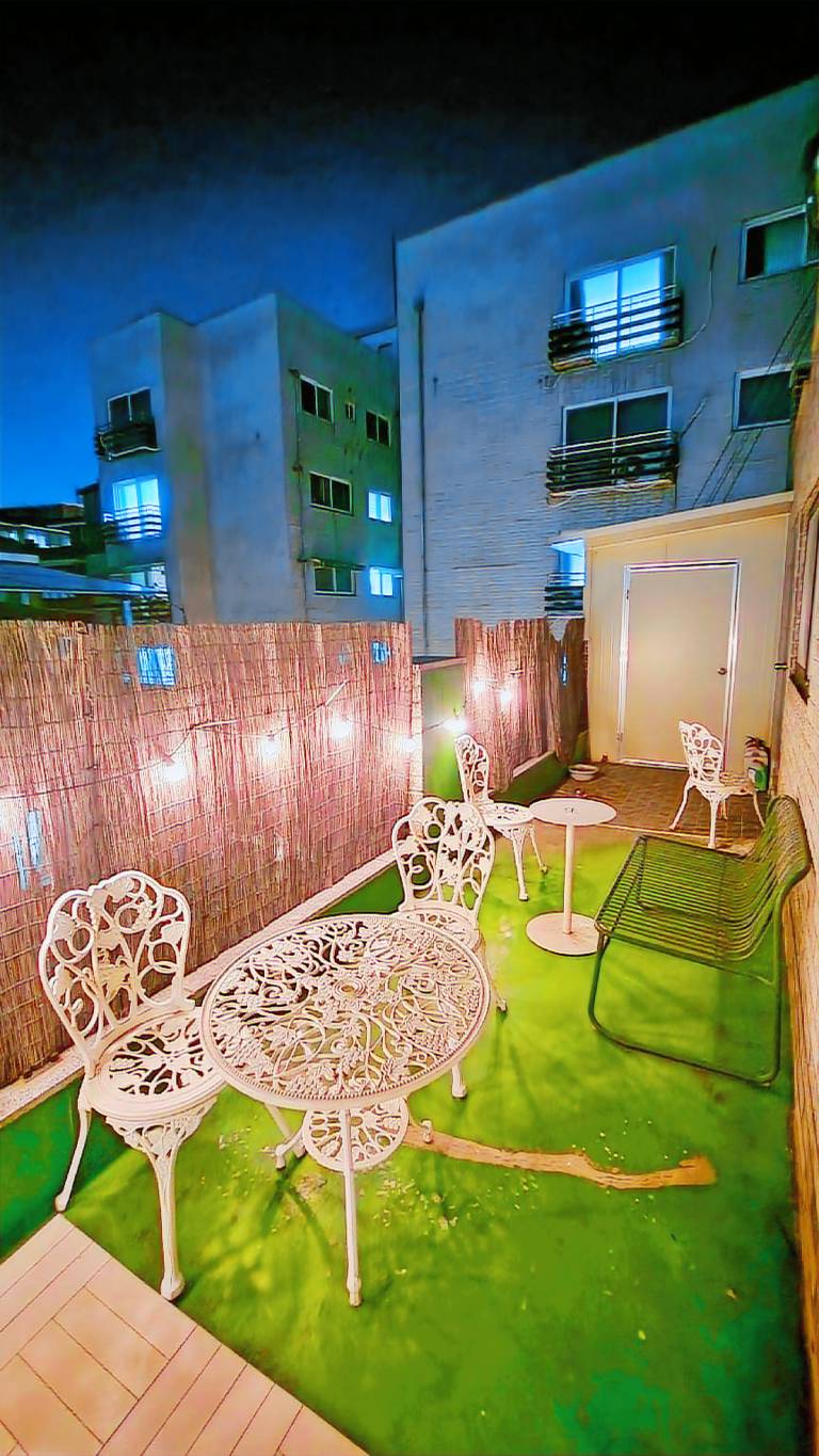 Villa with patio — photo 3