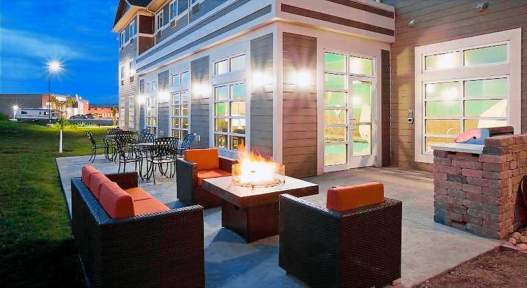 GrandStay Hotel & Suites Valley City — photo 2