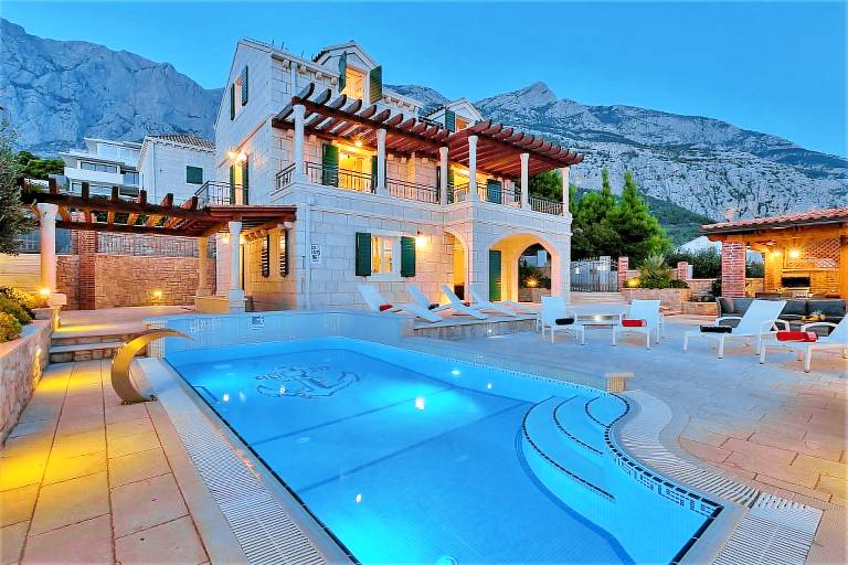 Villa Vikki mit Pool und Meerblick — photo 2