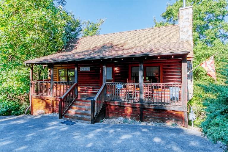 Family-oriented charming cabin with private pool | Pets allowed — photo 2