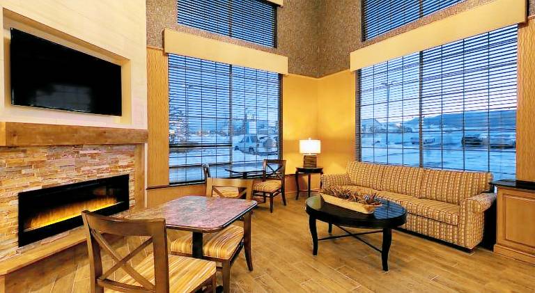 Holiday Inn Express & Suites Fraser By IHG — photo 2