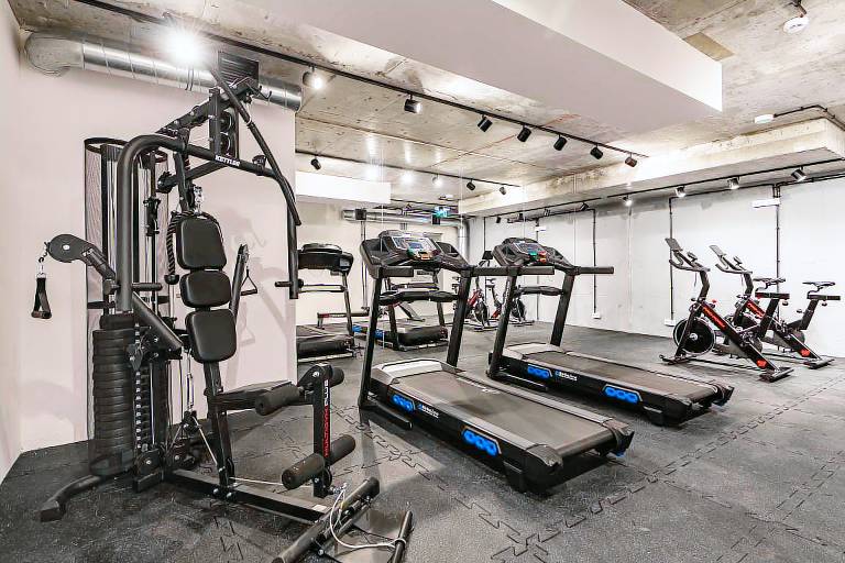 Jantaris A8 Air Conditioned Studio Gym Parking By the Beach — photo 3