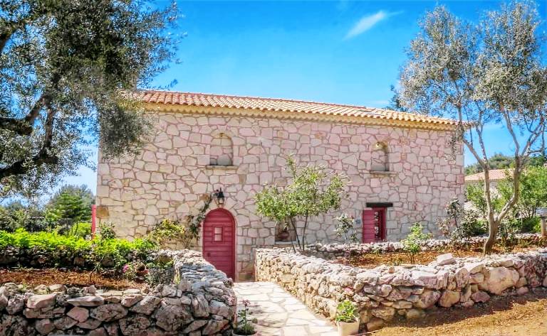 ARESTI MOUNTAIN VILLA