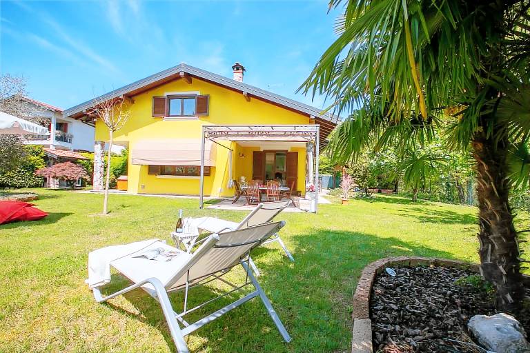 Villa Laveno-Mombello