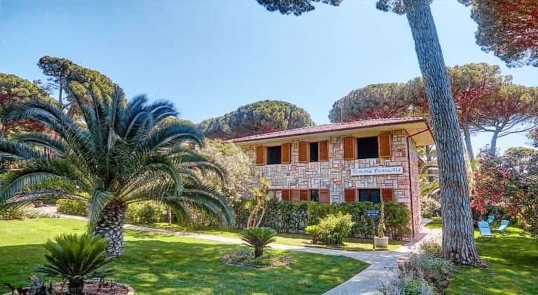 Serviced apartment with terrace & yard | Pet-friendly in Castiglione della Pescaia