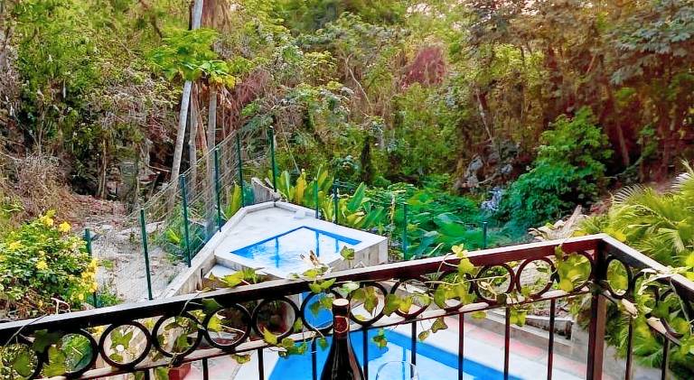 Apartment with pool — photo 4