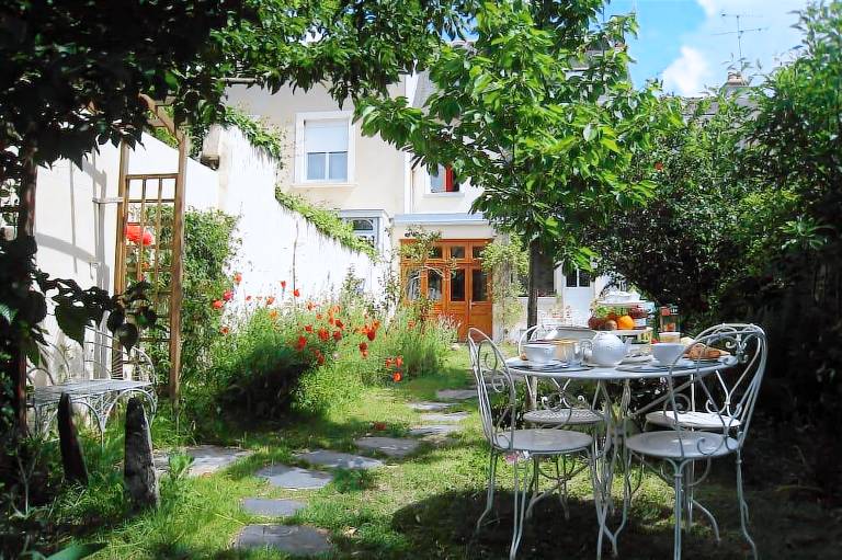 Bed & Breakfast  Angers