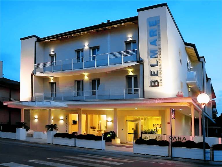 Child-friendly charming serviced apartment with terrace & yard | Next to the beach | Dogs allowed in Rimini