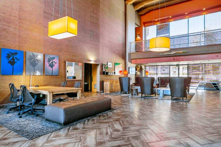 Best Western Plus Scottsdale Thunderbird Suites — photo 3