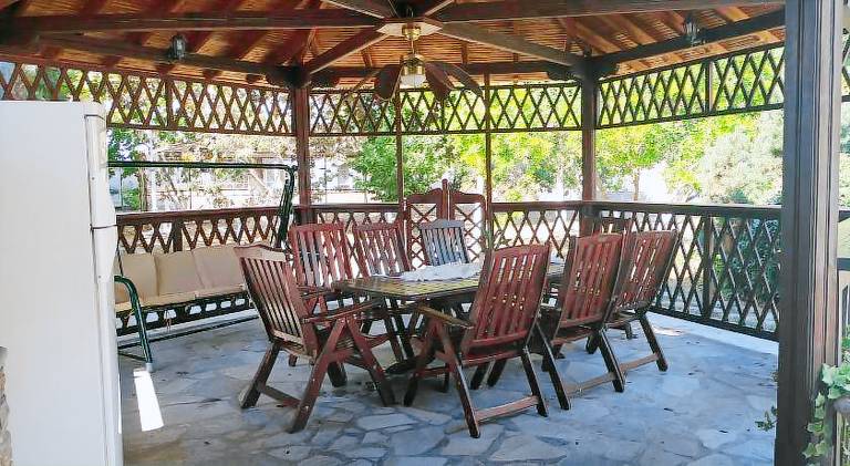 Villa with yard, barbeque & terrace — photo 3
