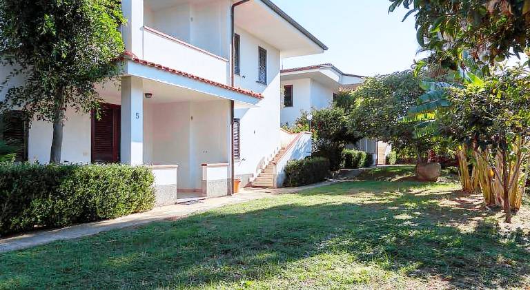 Beautiful serviced apartment with terrace, pool & hot tub | Good for workation | Dogs allowed — photo 5