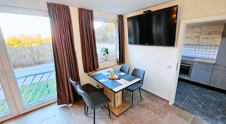Lovely serviced apartment with yard | Pet-friendly — photo 2