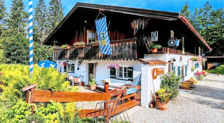 Farm with yard, grill & terrace in Reit im Winkl