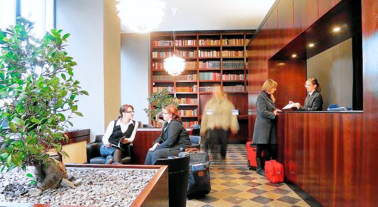 Serviced apartment with yard & terrace | Near Zwinger — photo 4