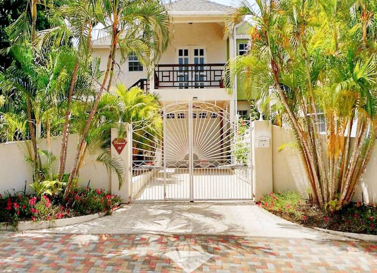 Apartment  Lascelles