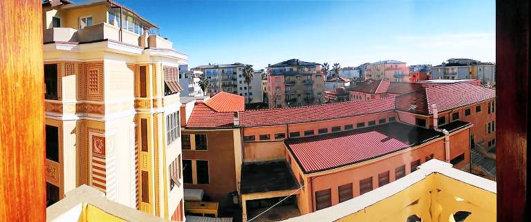 Rental apartment with terrace — photo 3
