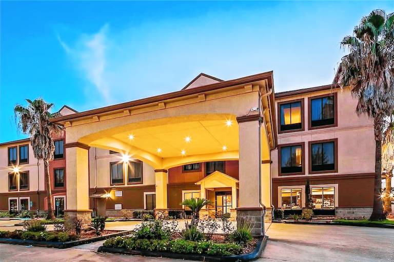 Best Western Plus North Houston Inn & Suites