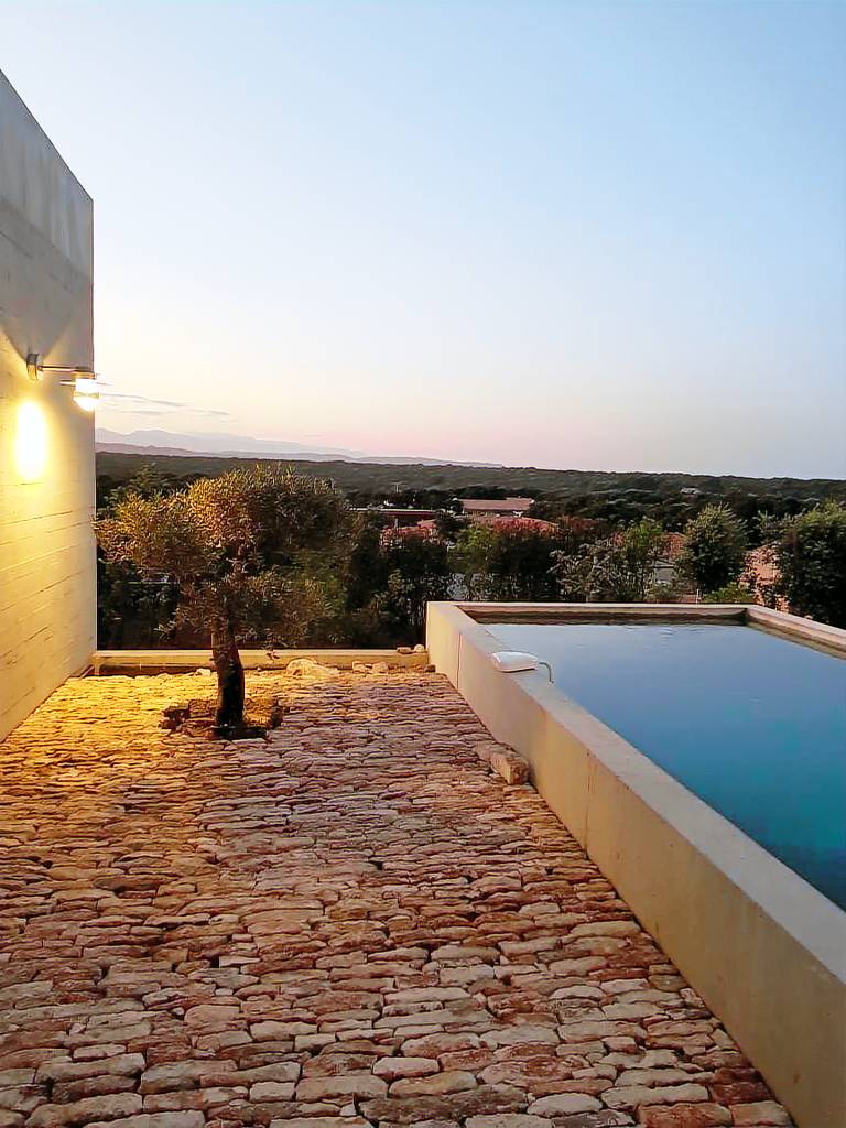Villa with barbeque, terrace & private pool — photo 3