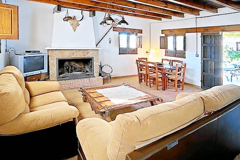 Cottage with terrace, garden & pool | Mountain view — photo 3