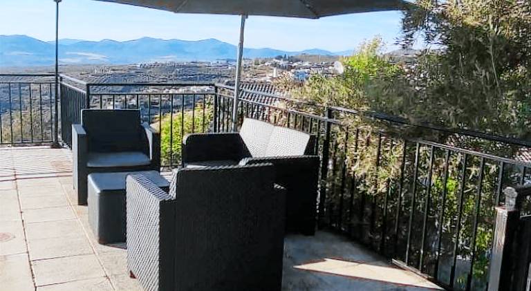 House with barbecue, yard & private pool | Perfect for remote work — photo 4
