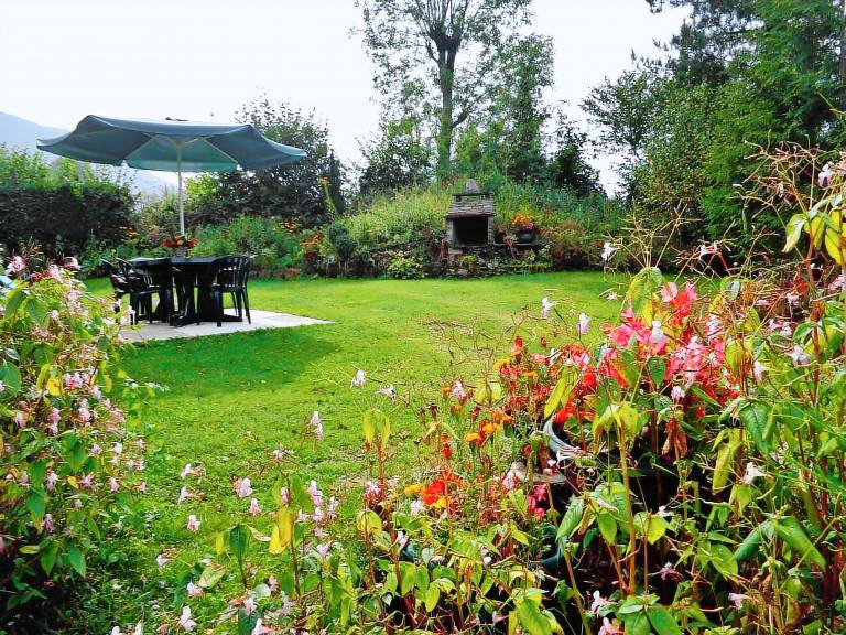 Gite with garden, barbecue & patio — photo 3