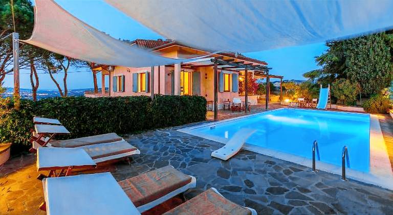 250 m² Villa