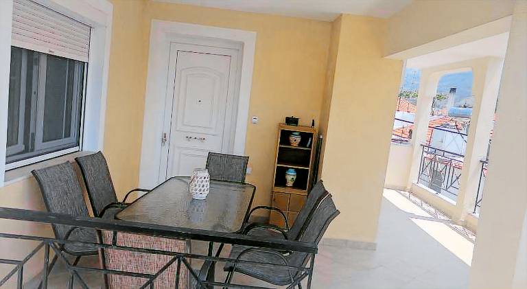 Holiday apartment with barbecue & patio — photo 5