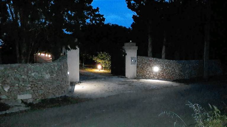 Villa with yard & BBQ | Garden view — photo 3