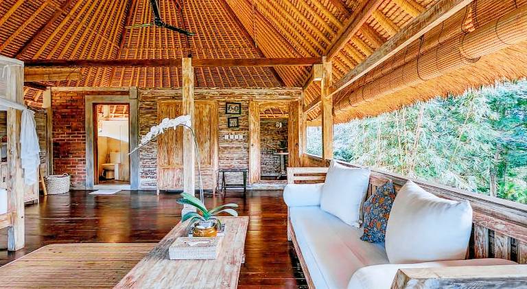 Villa with yard, patio & private pool | Perfect for remote work — photo 2