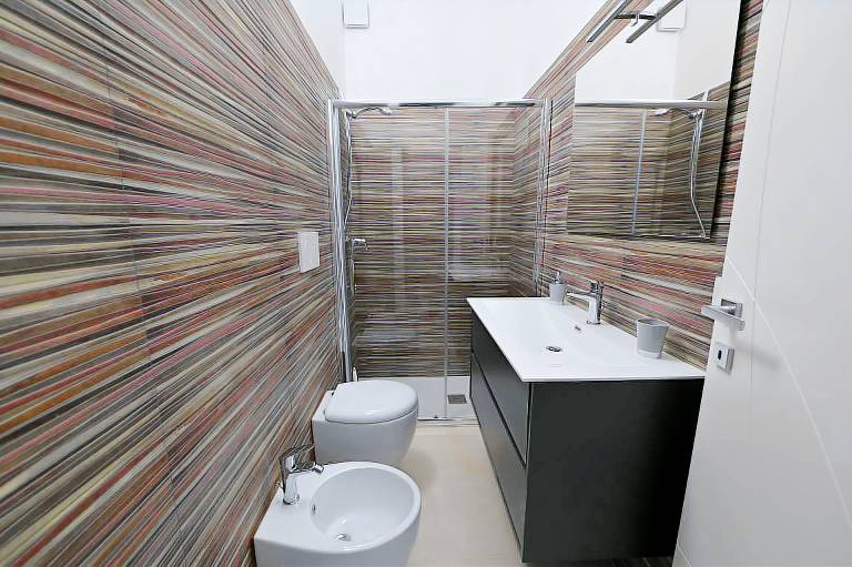 Double Room 1 with Wi-Fi and Air Conditioning — photo 3
