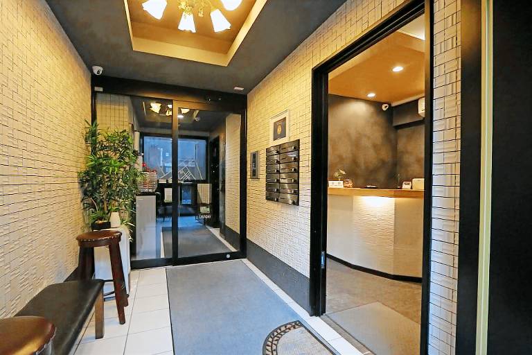Serviced apartment with patio & jacuzzi | Near Tokyo Skytree | Suitable for remote work — photo 4