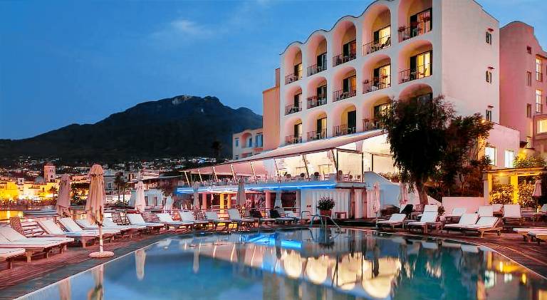 Regina Isabella-Resort Spa Restaurant — photo 2