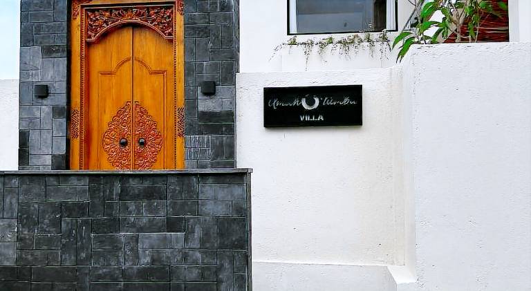 Villa with jacuzzi, terrace & private pool | Perfect for remote work | Pet-friendly in Bali