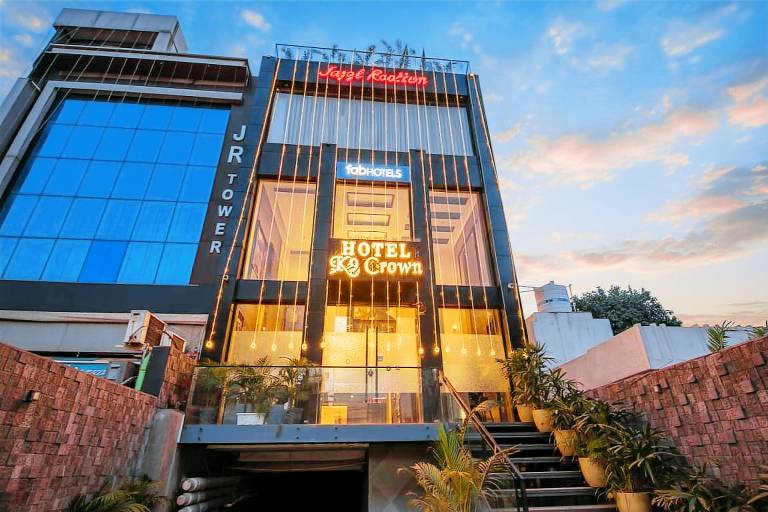 FabHotel Prime K9 Crown