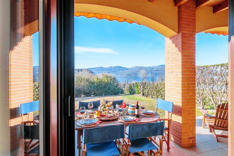 La Luna nel Lago Lake View Garden