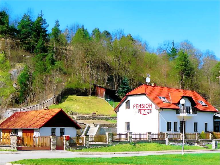 Penzion  Holubov