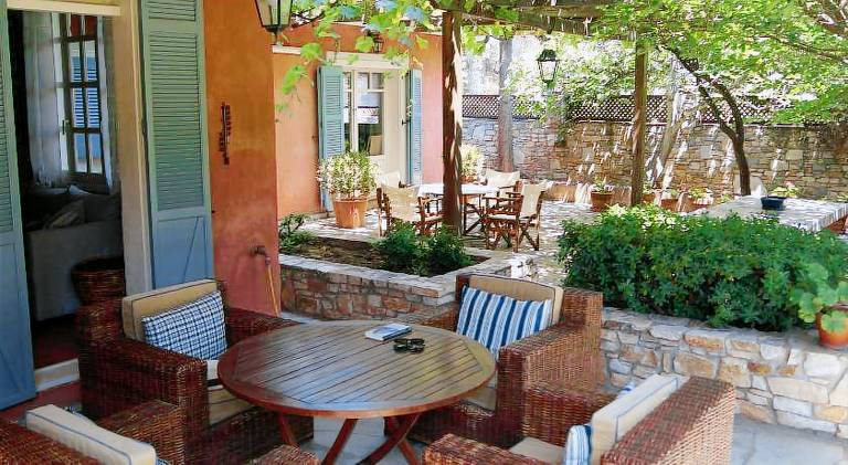 Fully equipped spacious villa with garden & barbeque | Next to the beach | Perfect for remote work | Pet-friendly in Thasos