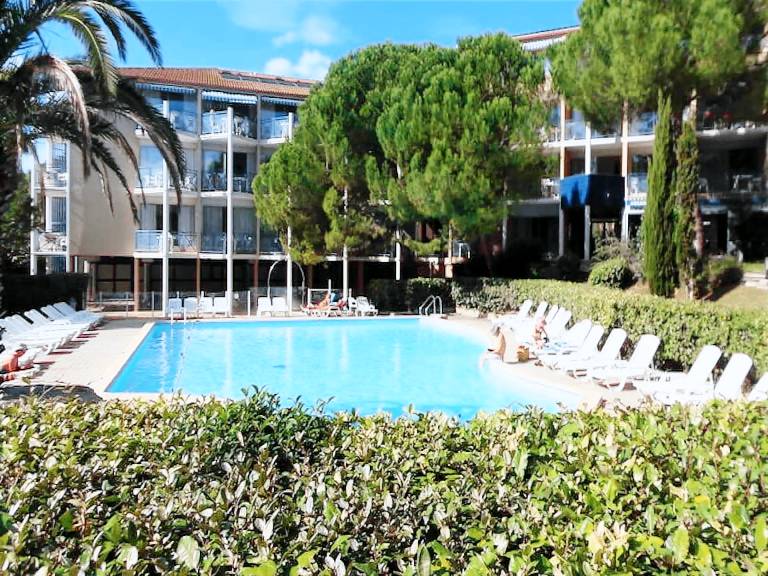 Charming rental apartment with yard & pool | Dogs allowed — photo 3