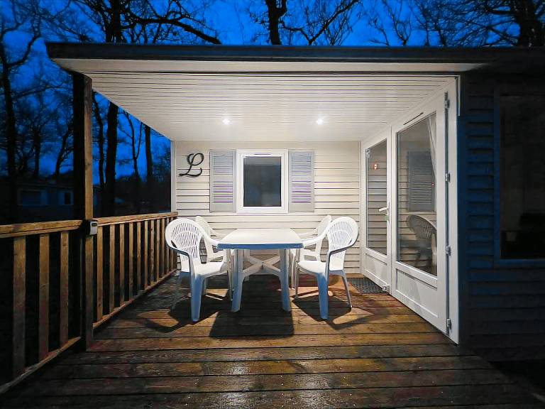 Tent with pool & terrace in Nantes