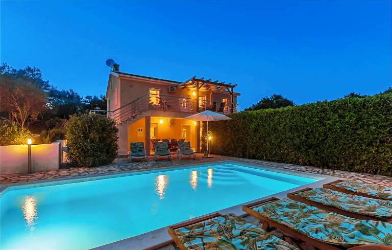 Ferienhaus  Pinezići