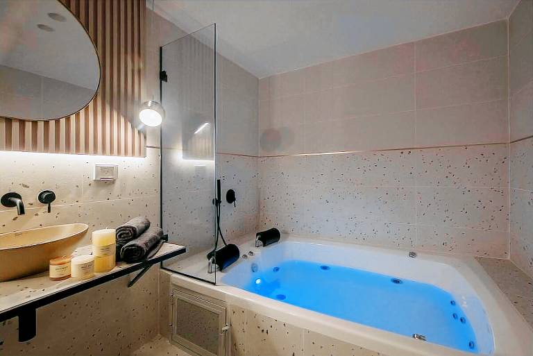 House with hot tub | Good for workation | Pets allowed — photo 3